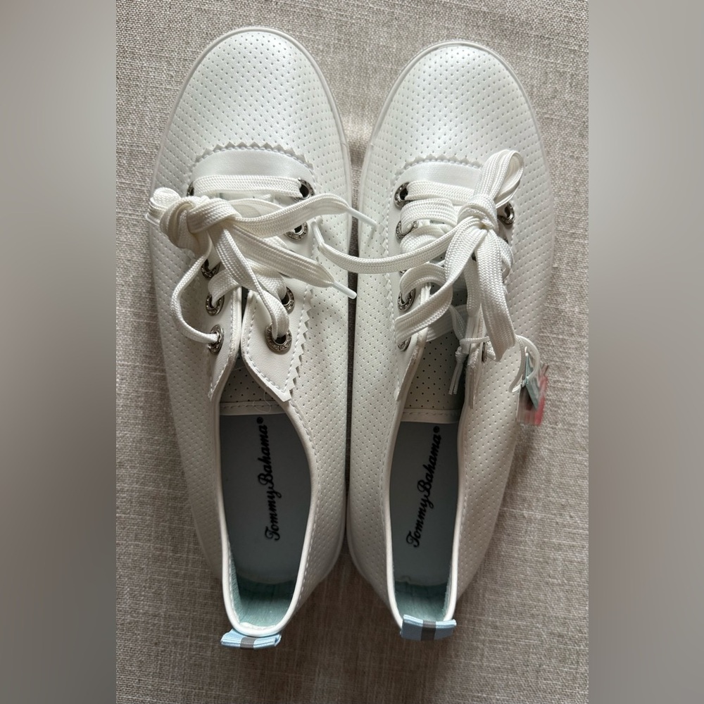 New Tommy Bahama sneakers size 9.5
